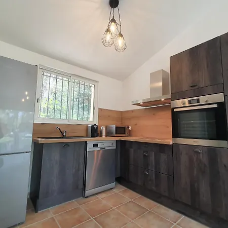 Roussane Apartment